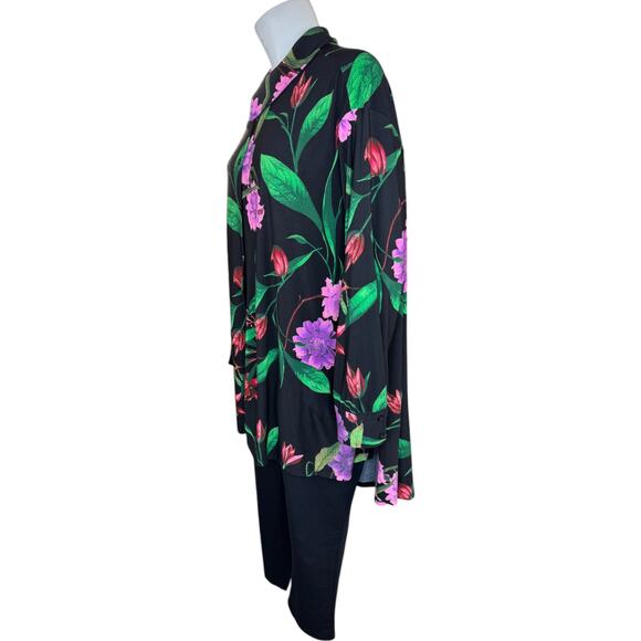 Woman with Control Wardrobe Warrier 2-Piece Traverler Set Safari/Black 1X PETITE - Picture 5 of 16